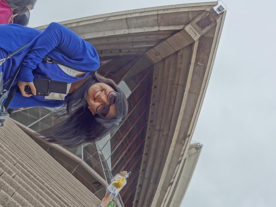 I used to have things in store for the weekend. Like this Sydney Opera House trip. I used to live an exciting life... (photo by Eddie Mnt)